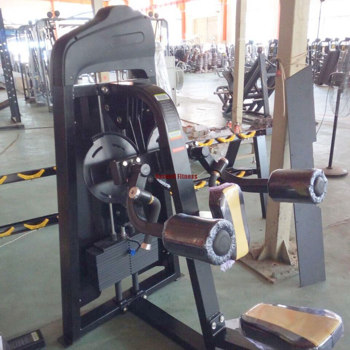 slt 1655074825 pc1106 seated lat raise 001 01